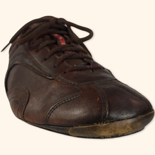 Lade das Bild in den Galerie-Viewer, Prada Vintage 2000s Leather Trainer (EU42)