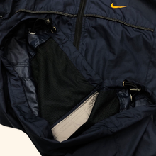 Lade das Bild in den Galerie-Viewer, Nike 90s White Tag Vintage Running Jacket (S)