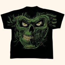 Lade das Bild in den Galerie-Viewer, Vintage 90s Single Stitch Green Terminator Skull T-Shirt (L)