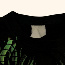 Lade das Bild in den Galerie-Viewer, Vintage 90s Single Stitch Green Terminator Skull T-Shirt (L)