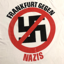 Lade das Bild in den Galerie-Viewer, Vintage 1993 Single Sitch Frankfurt Gegen Nazis Festhalle T-Shirt (L)