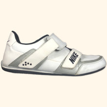 Lade das Bild in den Galerie-Viewer, Nike 2000s Fixed Speed Trainer (EU44,5)