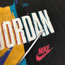 Lade das Bild in den Galerie-Viewer, Nike Jordan 90s Faded Vintage T-Shirt (L)