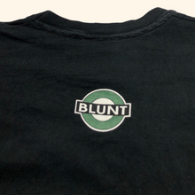 Lade das Bild in den Galerie-Viewer, Blunt Vintage 90s Single Stitch Sleeve (S)