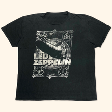 Lade das Bild in den Galerie-Viewer, Led Zeppelin 2011 Sun Faded T-Shirt (XL)