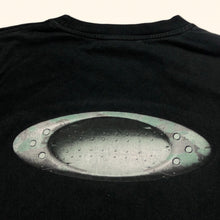 Lade das Bild in den Galerie-Viewer, Oakley Vintage 2000s Sleeve (S/M)