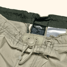 Load image into Gallery viewer, Nike ACG Vintage 2000s Parachute Pants (L)