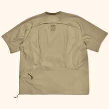 Load image into Gallery viewer, Oakley Performance Shirt (L/XL)