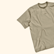 Load image into Gallery viewer, Oakley Performance Shirt (L/XL)