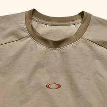 Load image into Gallery viewer, Oakley Performance Shirt (L/XL)