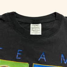 Lade das Bild in den Galerie-Viewer, VW Team Volkswagen Vintage Faded 90s T-Shirt (S)