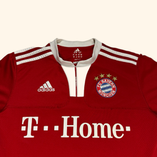 Lade das Bild in den Galerie-Viewer, Bayern Munich Robben Adidas 2009/10 Jersey + Shorts Set (S)