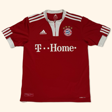 Lade das Bild in den Galerie-Viewer, Bayern Munich Robben Adidas 2009/10 Jersey + Shorts Set (S)