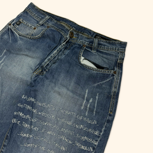 Load image into Gallery viewer, Casa Printed 2000s Jeans (M)
