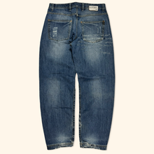 Load image into Gallery viewer, Casa Printed 2000s Jeans (M)