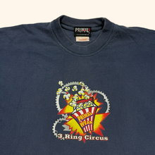Lade das Bild in den Galerie-Viewer, Primal Wear Vintage 2000s 3 Ring Circus Graphic T-Shirt (L)