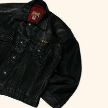 Lade das Bild in den Galerie-Viewer, Diesel Vintage 90s Croped Leather Jacket (S)