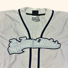 Lade das Bild in den Galerie-Viewer, Sir Benni Miles Vintage 2000s Shiny Silver Oversized Shirt (L/XL)