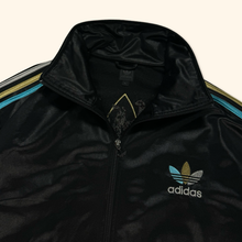 Lade das Bild in den Galerie-Viewer, Adidas 2010 Chile 62 Trefoil Wet Look Track Jacket (XL)