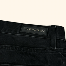 Lade das Bild in den Galerie-Viewer, Burberry Straight Leg Jeans (S/M)