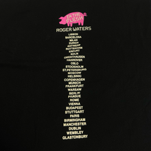 Load image into Gallery viewer, Roger Waters In The Flesh 2002 Band T-Shirt (M)