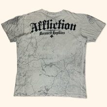 Lade das Bild in den Galerie-Viewer, Affliction Vintage Distressed 2000s T-Shirt (L)
