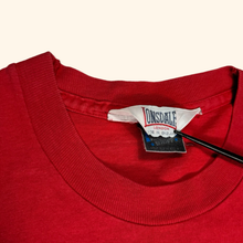 Lade das Bild in den Galerie-Viewer, Londsdale Vintage 1989 Single Stitch T-Shirt (L)