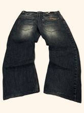 Load image into Gallery viewer, Southpole 2000s Straight Leg Jeans (S/M)