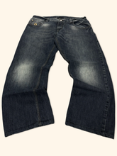 Load image into Gallery viewer, Southpole 2000s Straight Leg Jeans (S/M)