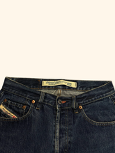Load image into Gallery viewer, Diesel 2000s Straight Leg Jeans (M)