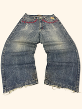 Load image into Gallery viewer, Old Skool Vintage 2000s Baggy Jeans (S/M)