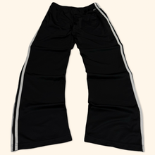 Load image into Gallery viewer, Adidas Vintage 2000s Ladies Track Suit (M)