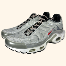 Lade das Bild in den Galerie-Viewer, Nike Air Max Plus TN Silver Bullet 2018 (EU42)