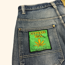 Lade das Bild in den Galerie-Viewer, Southpole Vintage 1992 Cypress Hill Patch Baggy Jeans (M)