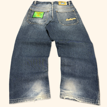 Lade das Bild in den Galerie-Viewer, Southpole Vintage 1992 Cypress Hill Patch Baggy Jeans (M)