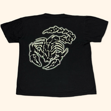 Lade das Bild in den Galerie-Viewer, Vintage 2000s 3D Printed (Glow In The Dark) Gothic T-Shirt (XL)