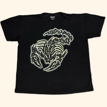 Lade das Bild in den Galerie-Viewer, Vintage 2000s 3D Printed (Glow In The Dark) Gothic T-Shirt (XL)