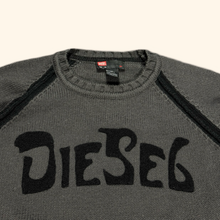 Lade das Bild in den Galerie-Viewer, Diesel Spell Out Knit Sweater (L/XL)