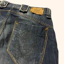 Lade das Bild in den Galerie-Viewer, Kaporal 2000s Dragon Straight Leg Jeans (M/L)