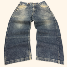 Load image into Gallery viewer, Sir Benni Miles Vintage 2000s Baggy Jeans (M)