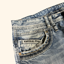 Lade das Bild in den Galerie-Viewer, Kaporal 2000s Wings Straight Leg Jeans (XL)