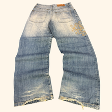 Load image into Gallery viewer, Wrung Vintage 2000s Baggy Jeans (M/L)