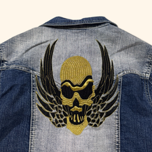 Lade das Bild in den Galerie-Viewer, Crazy Age 2000s Wings Jeans Jacket (XS)
