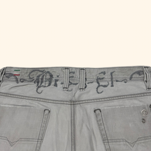 Load image into Gallery viewer, Diesel 2000s Spell Out Straight Leg Jeans (L)