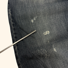 Load image into Gallery viewer, Karl Kani Vintage 2000s Heavy Rivets Baggy Jeans (L)