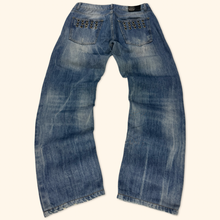 Lade das Bild in den Galerie-Viewer, Fuga 2000s Straight Leg Jeans (M/L)