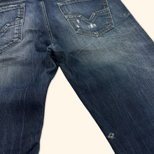 Lade das Bild in den Galerie-Viewer, Diesel Industry "Larke" Straight Leg Jeans 32/32 (M/L)