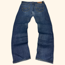 Load image into Gallery viewer, Diesel Industry "Larke" Straight Leg Jeans 32/32 (M/L)