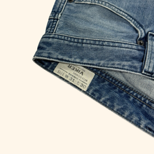 Load image into Gallery viewer, Diesel Industry "Viker" Straight Leg Jeans 31/30 (M)