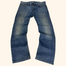 Load image into Gallery viewer, Diesel Industry "Safado" Straight Leg Jeans 30/30 (S/M)